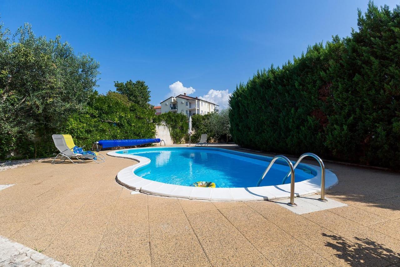 Apartments With A Swimming Pool Novigrad - 7078 Экстерьер фото