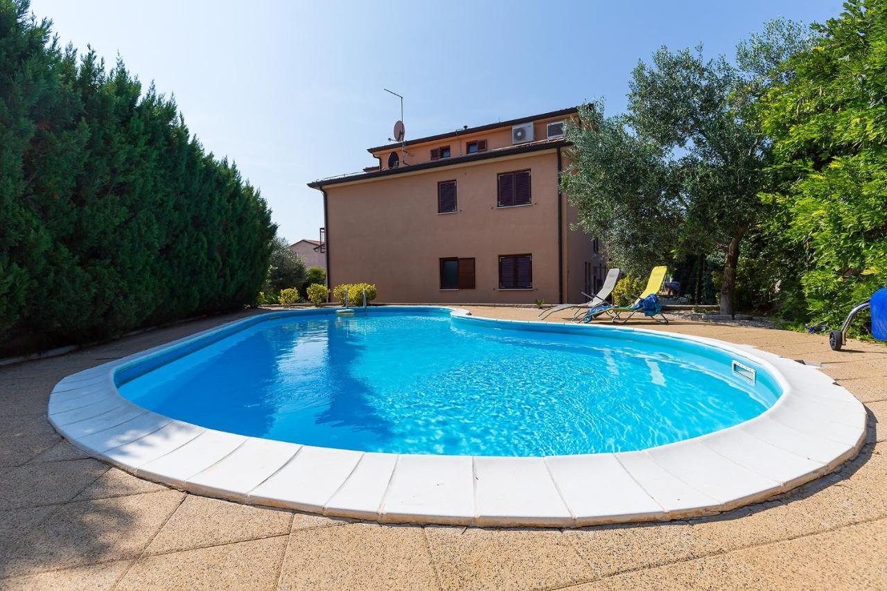 Apartments With A Swimming Pool Novigrad - 7078 Экстерьер фото