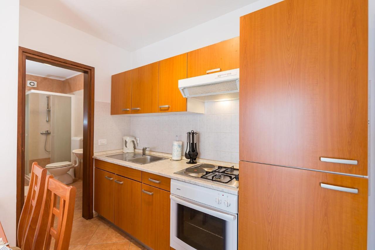 Apartments With A Swimming Pool Novigrad - 7078 Экстерьер фото