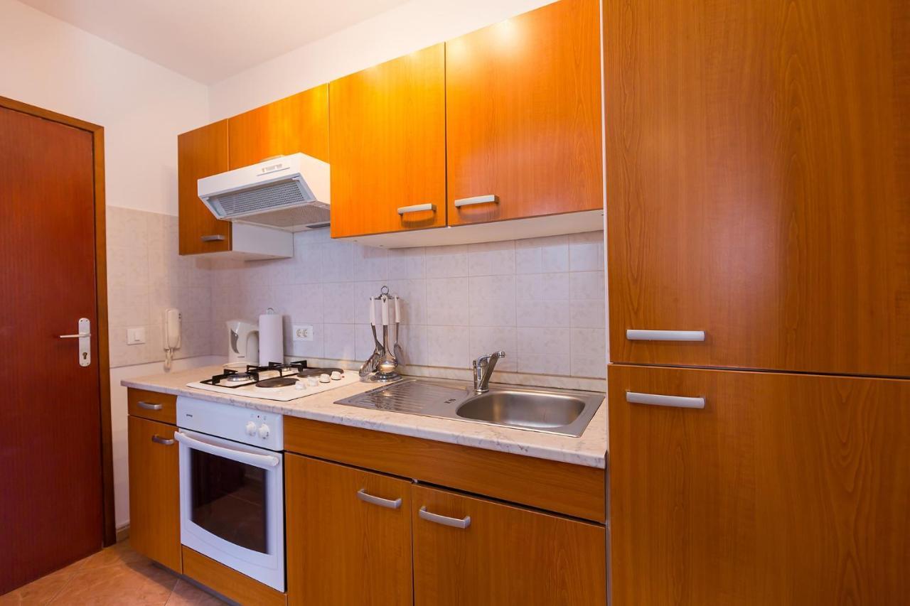 Apartments With A Swimming Pool Novigrad - 7078 Экстерьер фото